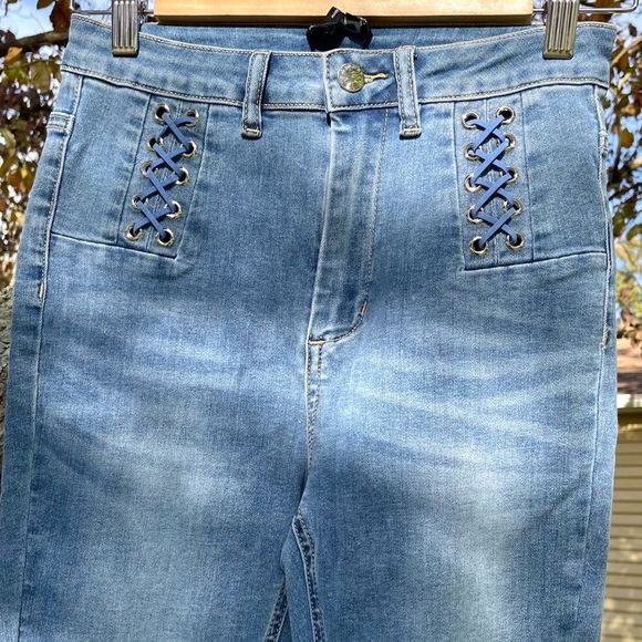 NWT $129 bebe | Lace-Up Detail | Skinny Jeans | w/Criss Cross Lacing in Blue - Picture 3 of 12